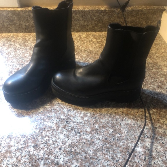 Mia boots 8M - Picture 4 of 4